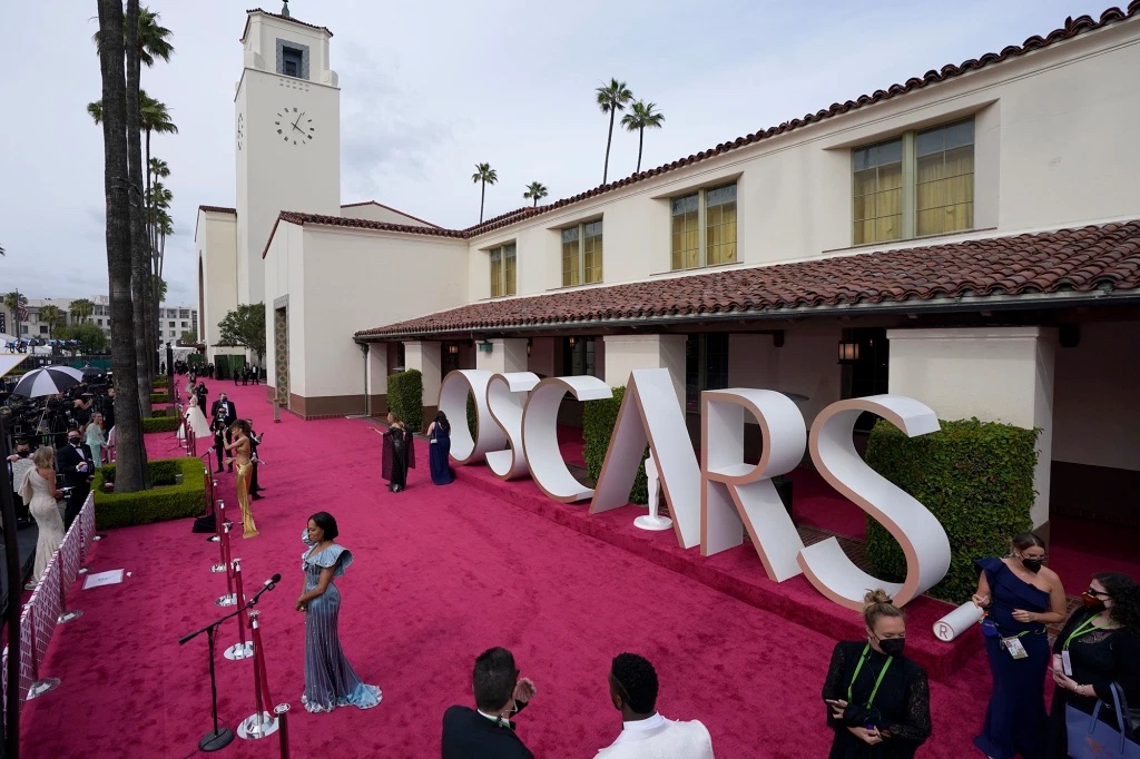 Oscars Ratings Crash To All-Time Low; Viewership Falls Under 10M For First Time Ever